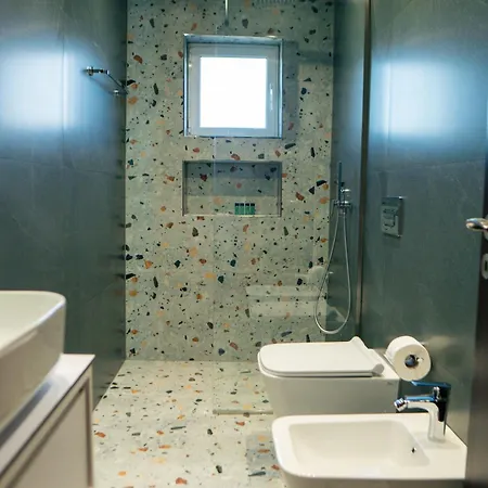 Topulli View בית הארחה 4*