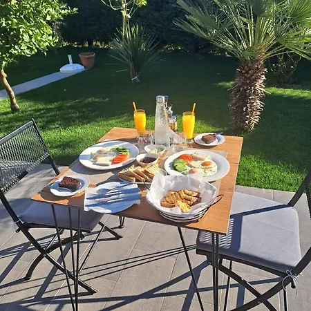 Topulli View בית הארחה 4*